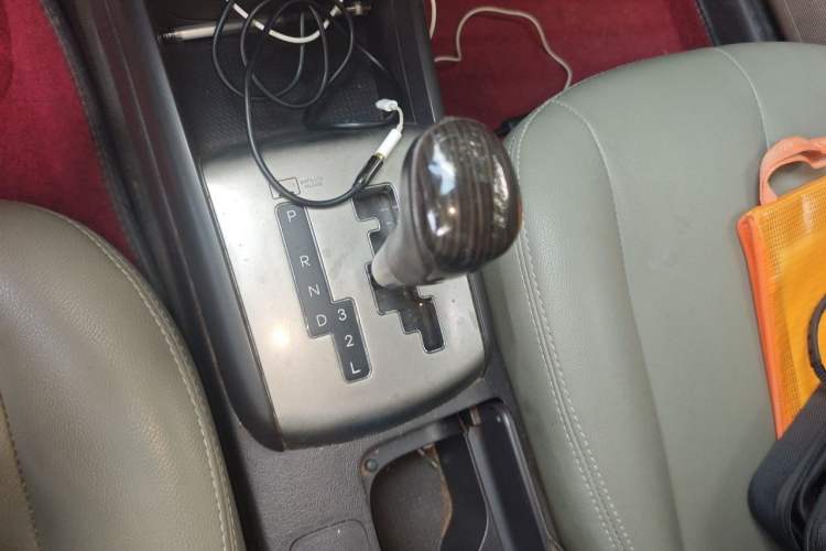 Used Hyundai Celesta 2011 1.6L Automatic Comfort Edition Gear Lever