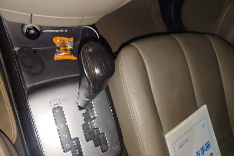 Used Hyundai Celesta 2011 1.6L Automatic Luxury Version Gear Lever