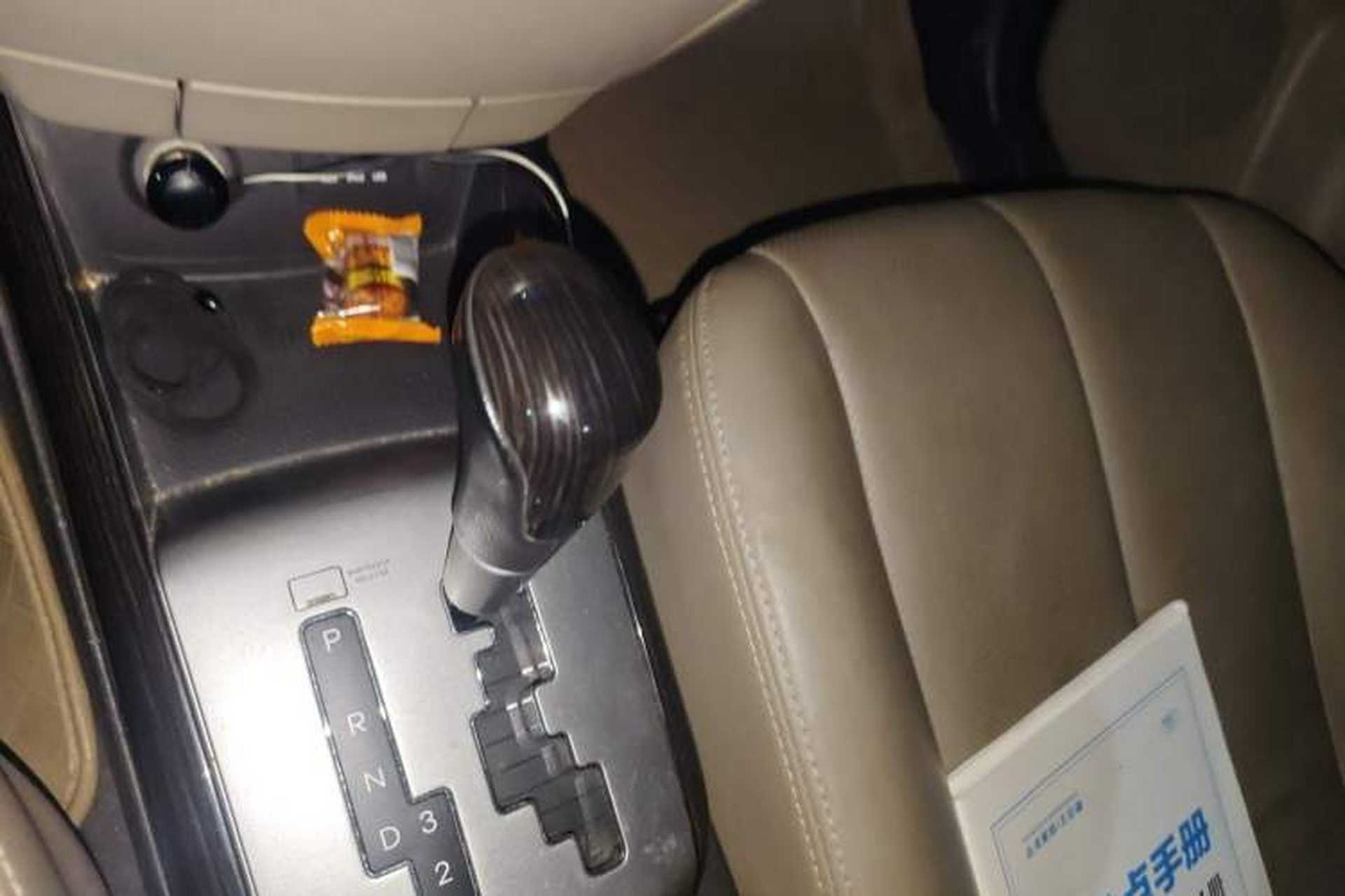 Used Hyundai Celesta 2011 1.6L Automatic Luxury Version Gear Lever