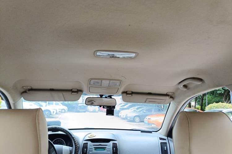 Used Hyundai Celesta 2011 1.6L Automatic Comfort Edition Headliner