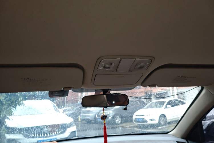 Used Hyundai Celesta 2011 1.6L Automatic Comfort Edition Headliner