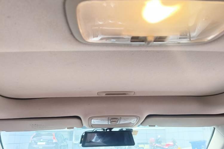 Used Hyundai Celesta 2011 1.6L Manual Luxury Model Headliner