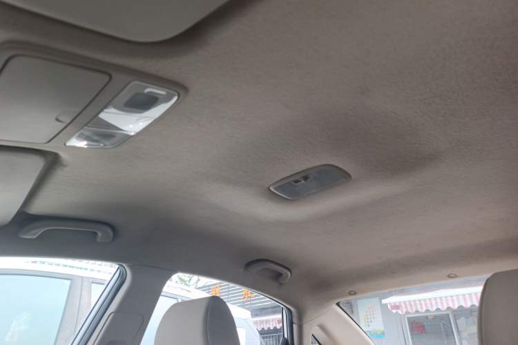 Used Hyundai Celesta 2011 1.6L Automatic Comfort Edition Headliner