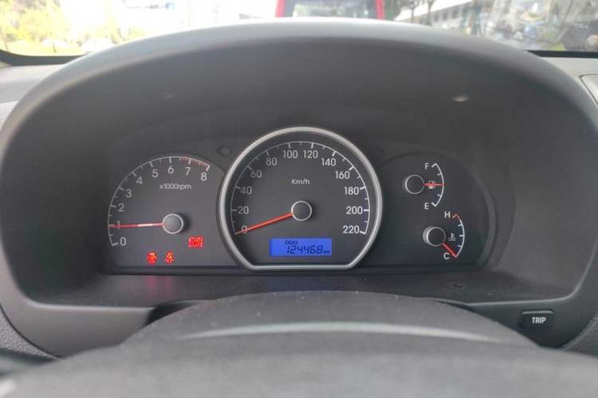 Used Hyundai Celesta 2011 1.6L Manual Comfort Edition Instrument Cluster