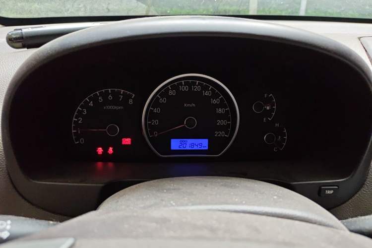 Used Hyundai Celesta 2011 1.6L Manual Comfort Edition Instrument Cluster