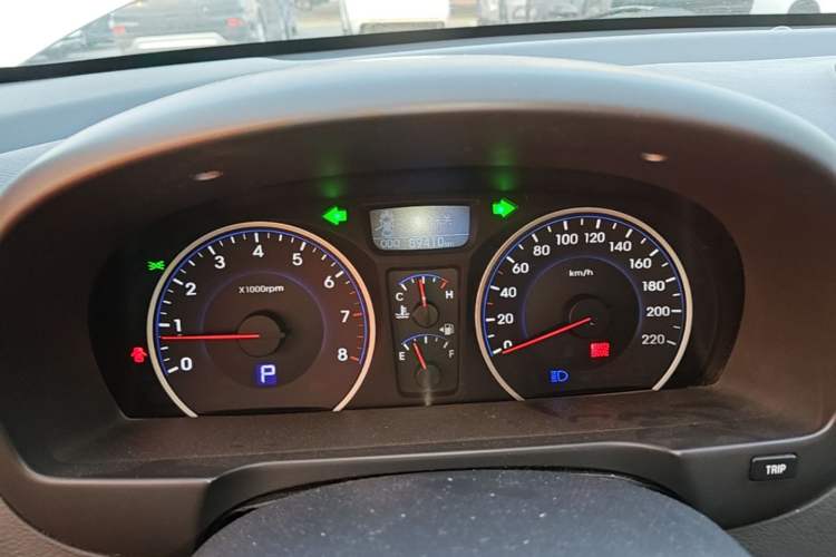 Used Hyundai Celesta 2011 1.6L Automatic Luxury Version Instrument Cluster