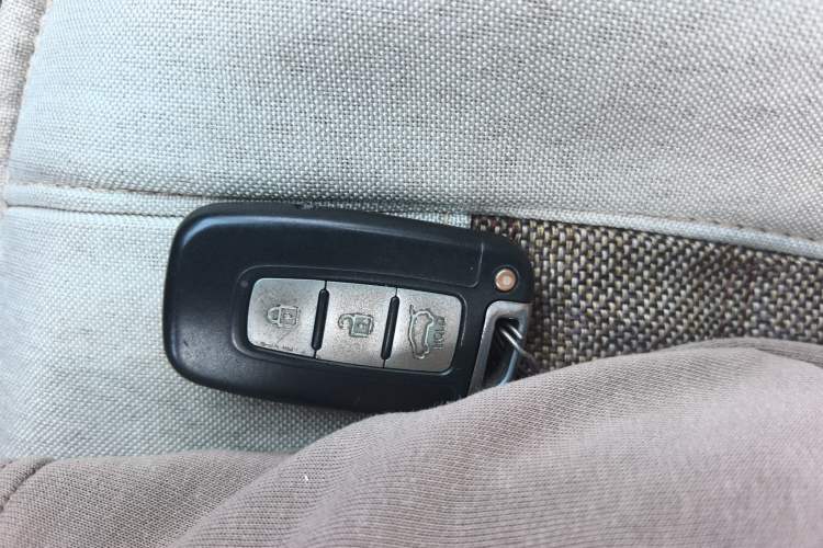 Used Hyundai Celesta 2011 1.6L Automatic Comfort Edition Interior 1