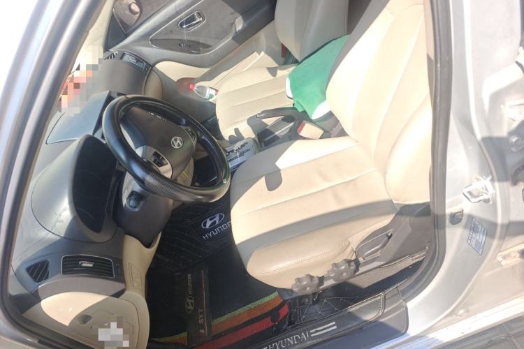 Used Hyundai Celesta 2011 1.6L Automatic Luxury Version Left Front Seat