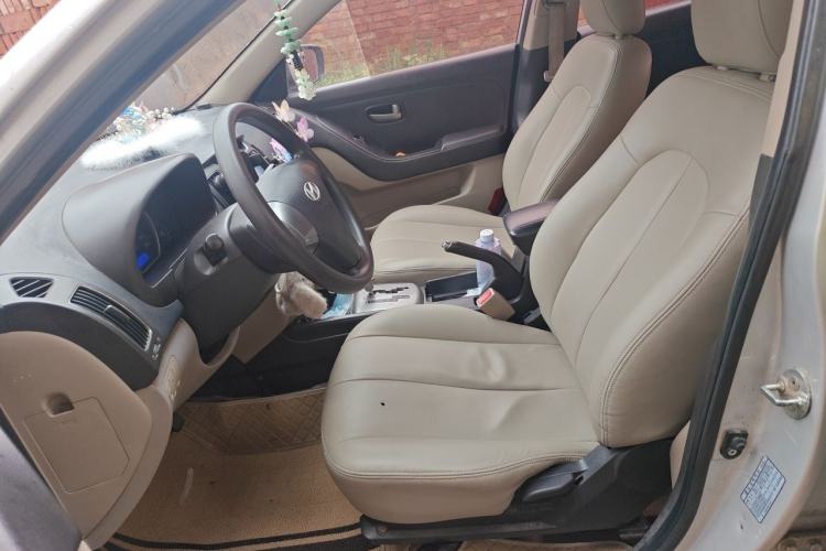 Used Hyundai Celesta 2011 1.6L Automatic Comfort Edition Left Front Seat