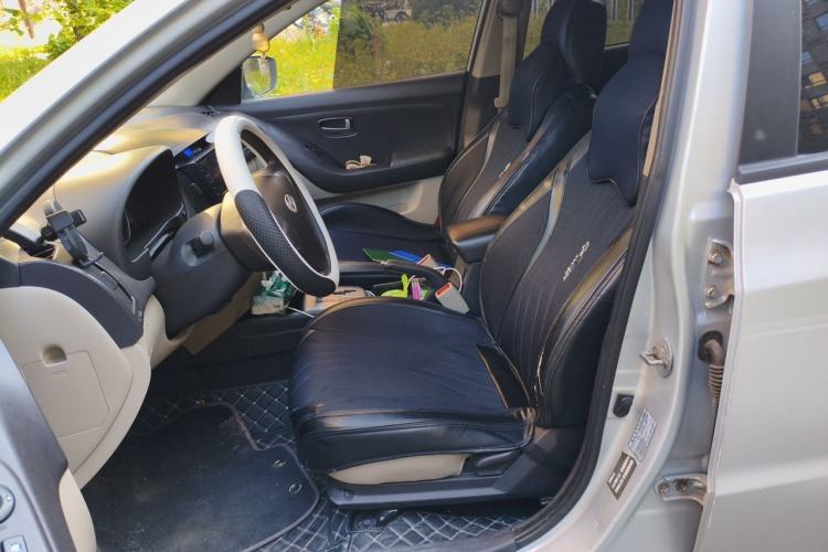 Used Hyundai Celesta 2011 1.6L Automatic Comfort Edition Left Front Seat