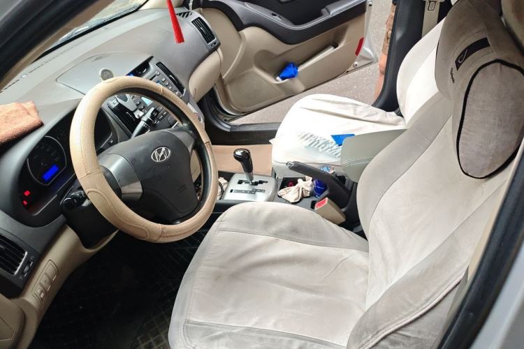 Used Hyundai Celesta 2011 1.6L Automatic Comfort Edition Left Front Seat