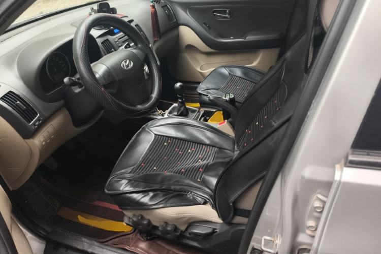 Used Hyundai Celesta 2011 1.6L Manual Luxury Model Left Front Seat