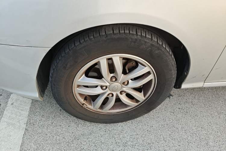 Used Hyundai Celesta 2011 1.6L Automatic Luxury Version Left Front Wheel Hub