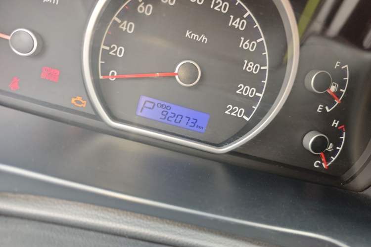 Used Hyundai Celesta 2011 1.6L Automatic Comfort Edition Odometer Close Up
