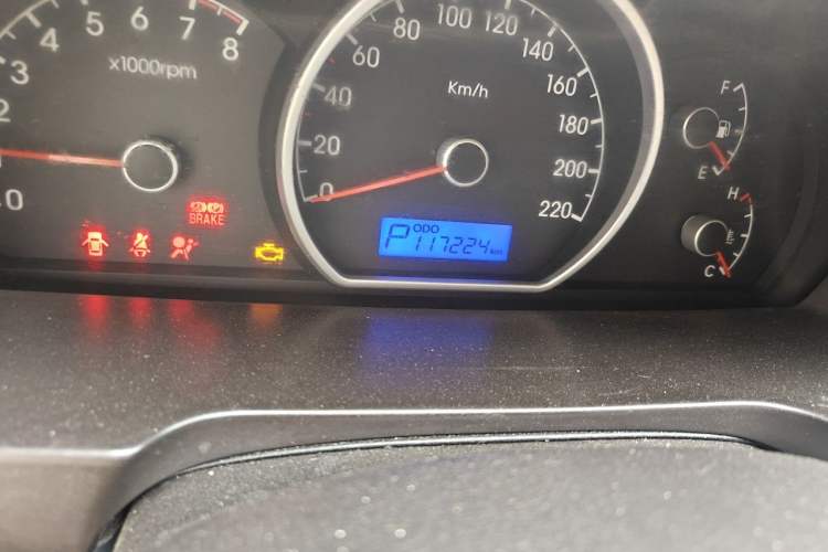 Used Hyundai Celesta 2011 1.6L Automatic Comfort Edition Odometer Close Up