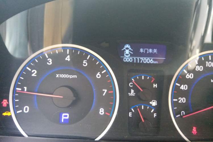 Used Hyundai Celesta 2011 1.6L Automatic Luxury Version Odometer Close Up