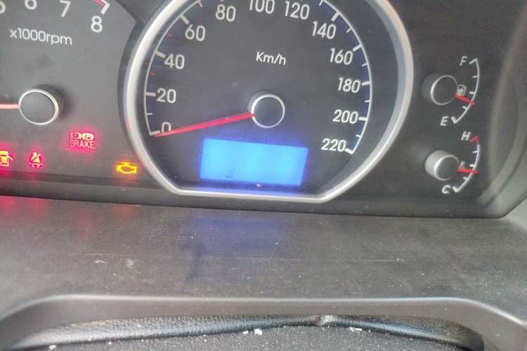 Used Hyundai Celesta 2011 1.6L Manual Luxury Model Odometer Close Up