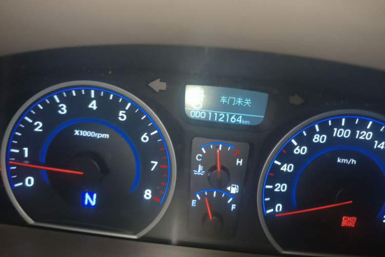 Used Hyundai Celesta 2011 1.6L Automatic Luxury Version Odometer Close Up