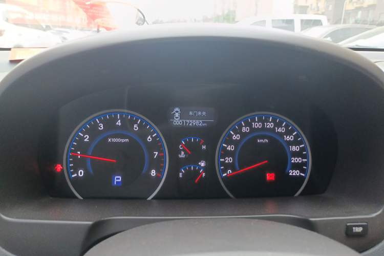 Used Hyundai Celesta 2011 1.6L Automatic Luxury Version Odometer Close Up