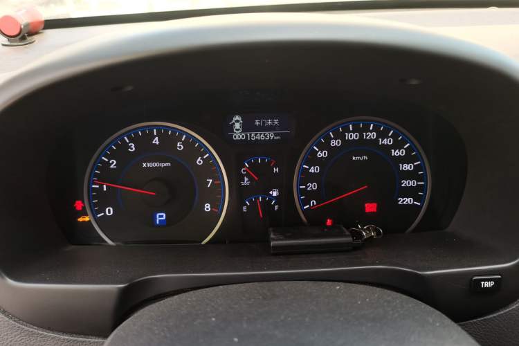 Used Hyundai Celesta 2011 1.6L Automatic Luxury Version Odometer Close Up