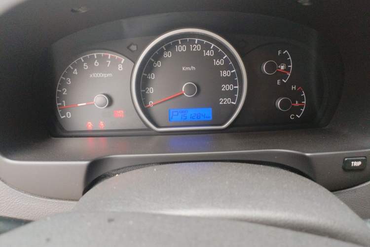 Used Hyundai Celesta 2011 1.6L Automatic Comfort Edition Odometer Close Up