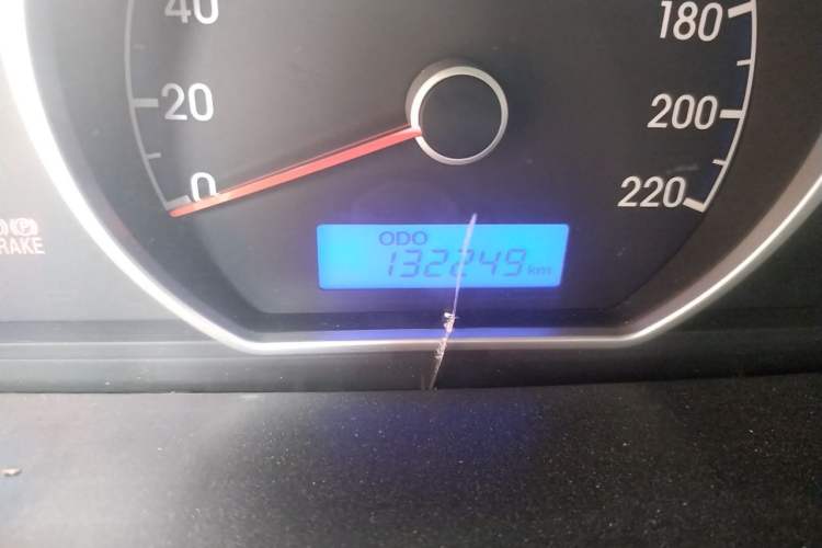 Used Hyundai Celesta 2011 1.6L Manual Comfort Edition Odometer Close Up