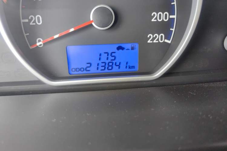 Used Hyundai Celesta 2011 1.6L Manual Luxury Model Odometer Close Up
