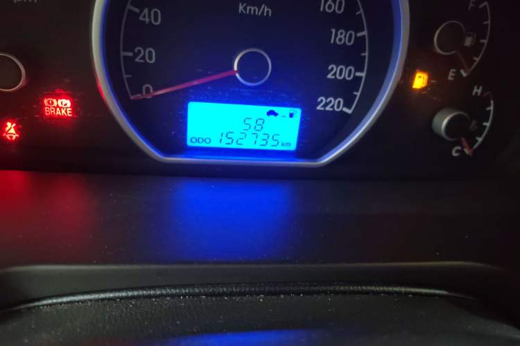 Used Hyundai Celesta 2011 1.6L Manual Luxury Model Odometer Close Up