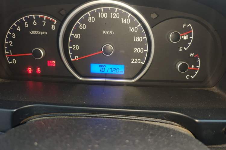 Used Hyundai Celesta 2011 1.6L Manual Comfort Edition Odometer Close Up