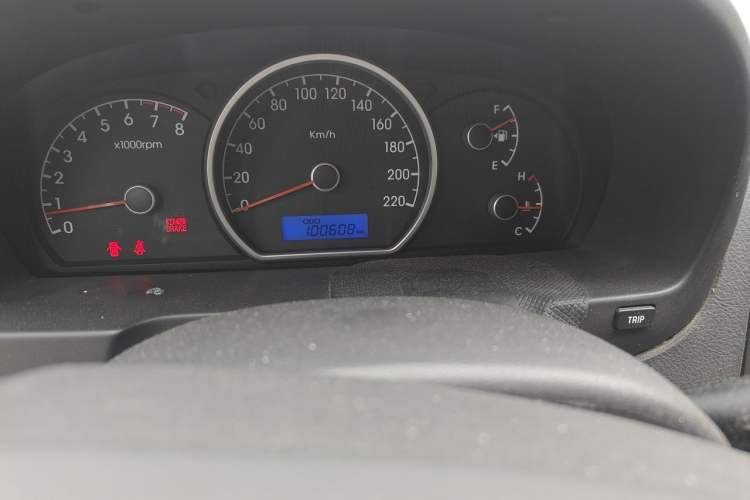 Used Hyundai Celesta 2011 1.6L Manual Comfort Edition Odometer Close Up