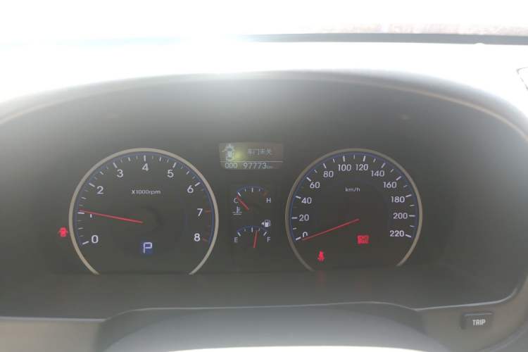 Used Hyundai Celesta 2011 1.6L Automatic Luxury Version Odometer Close Up