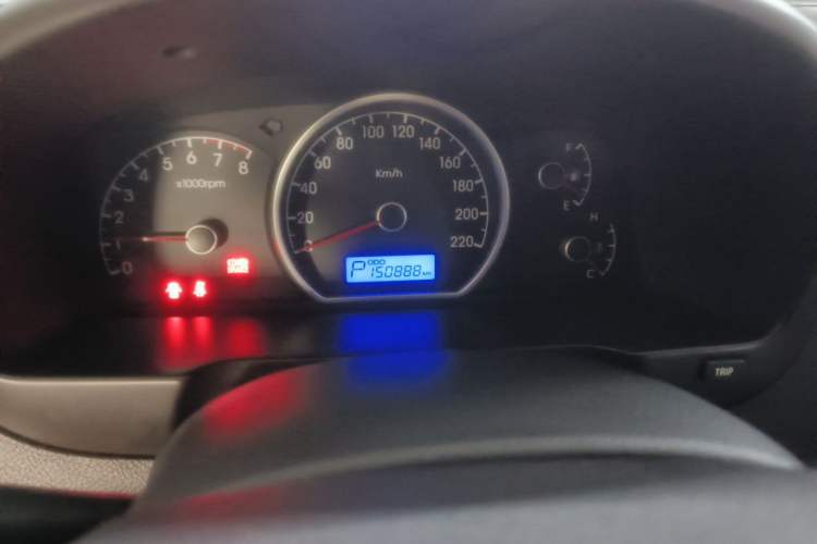 Used Hyundai Celesta 2011 1.6L Automatic Comfort Edition Odometer Close Up