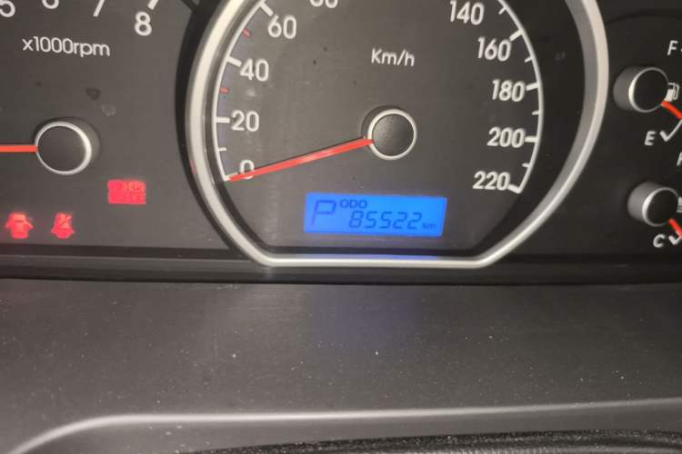 Used Hyundai Celesta 2011 1.6L Automatic Comfort Edition Odometer Close Up