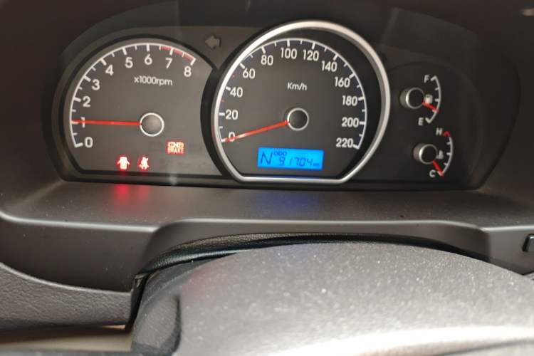 Used Hyundai Celesta 2011 1.6L Automatic Comfort Edition Odometer Close Up