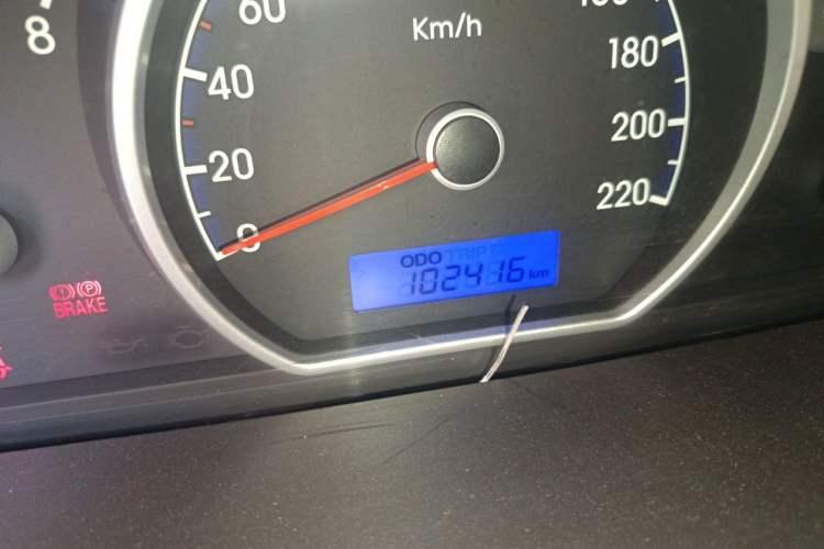 Used Hyundai Celesta 2011 1.6L Manual Comfort Edition Odometer Close Up