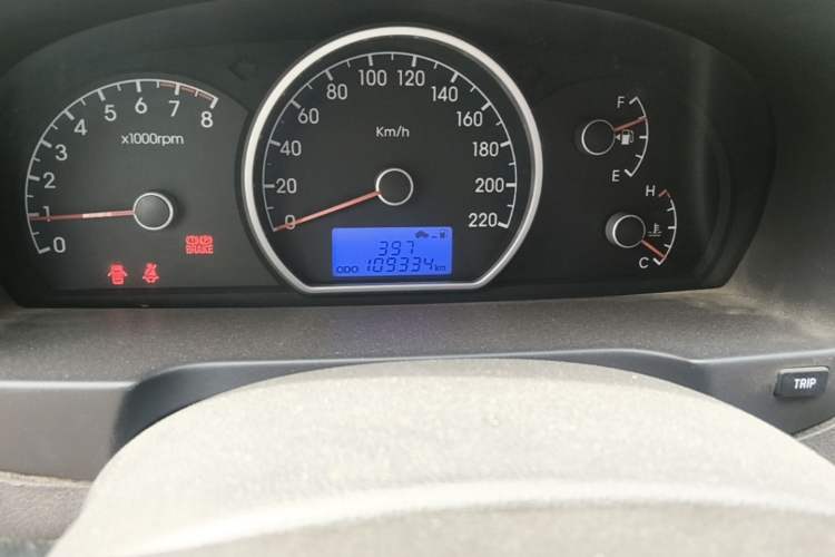Used Hyundai Celesta 2011 1.6L Manual Luxury Model Odometer Close Up