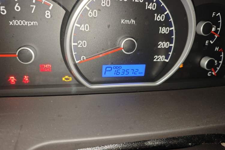 Used Hyundai Celesta 2011 1.6L Automatic Comfort Edition Odometer Close Up