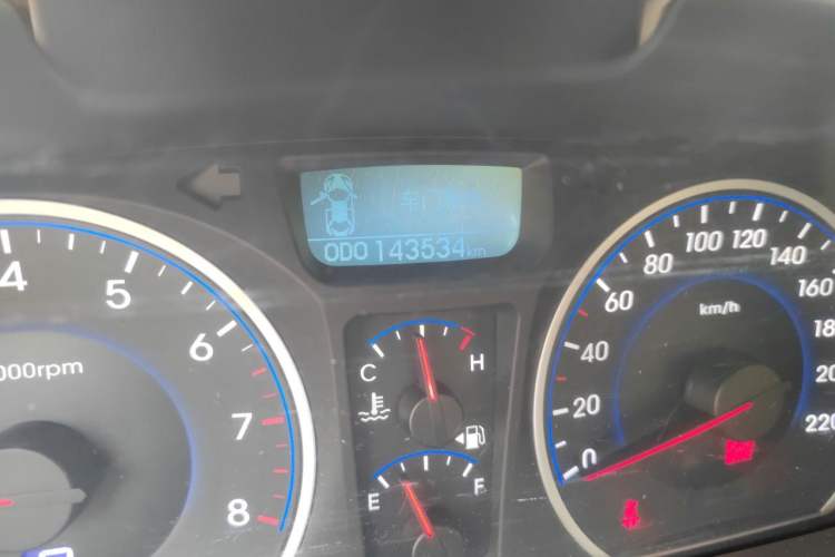 Used Hyundai Celesta 2011 1.6L Automatic Luxury Version Odometer Close Up