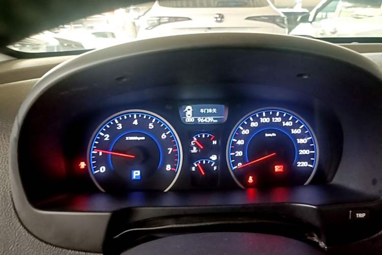 Used Hyundai Celesta 2011 1.6L Automatic Luxury Version Odometer Close Up