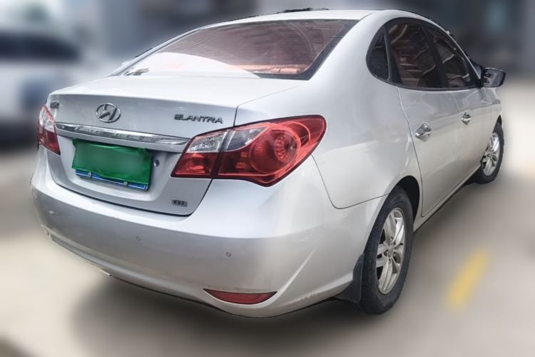Used Hyundai Celesta 2011 1.6L Manual Luxury Model Rear Right 45 Deg