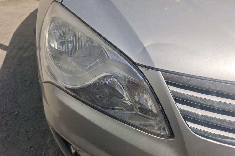 Used Hyundai Celesta 2011 1.6L Automatic Luxury Version Right Front Headlight
