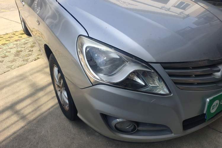 Used Hyundai Celesta 2011 1.6L Manual Comfort Edition Right Front Headlight