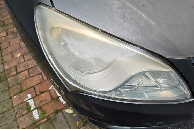 Used Hyundai Celesta 2011 1.6L Manual Comfort Edition Right Front Headlight