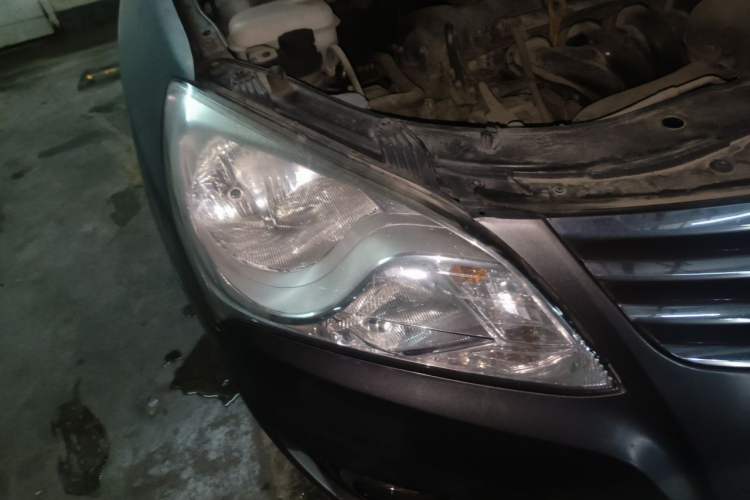 Used Hyundai Celesta 2011 1.6L Automatic Luxury Version Right Front Headlight