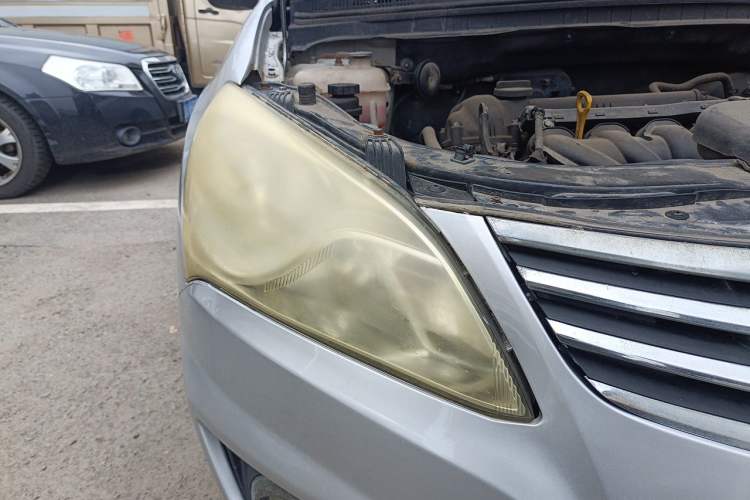 Used Hyundai Celesta 2011 1.6L Automatic Luxury Version Right Front Headlight