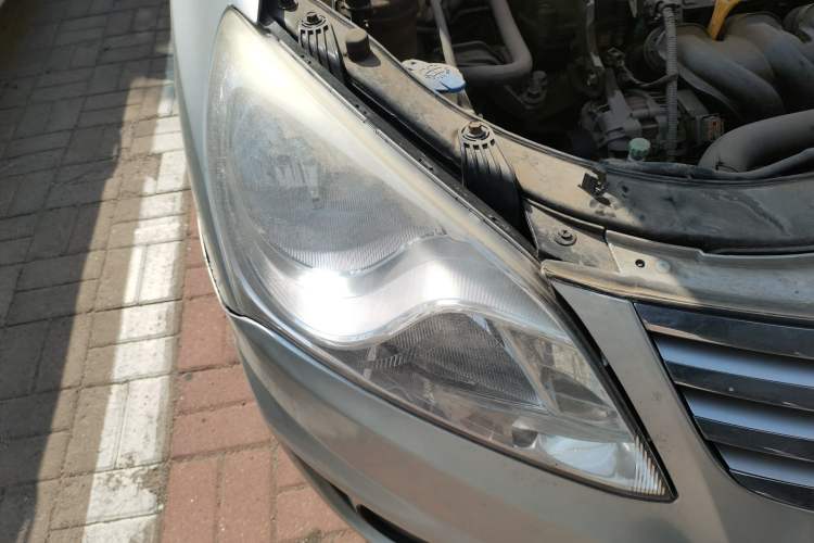 Used Hyundai Celesta 2011 1.6L Automatic Luxury Version Right Front Headlight