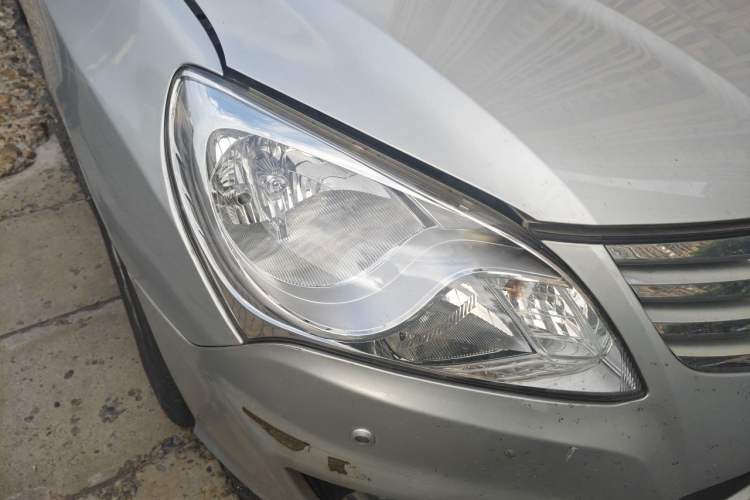 Used Hyundai Celesta 2011 1.6L Automatic Luxury Version Right Front Headlight