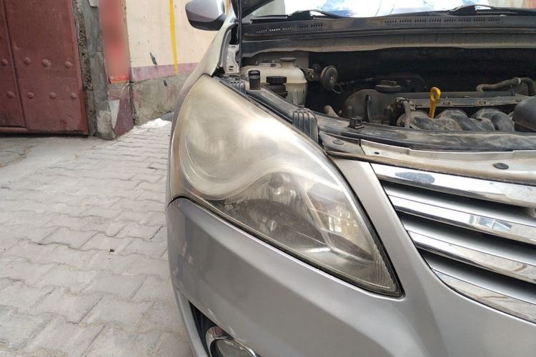 Used Hyundai Celesta 2011 1.6L Manual Comfort Edition Right Front Headlight