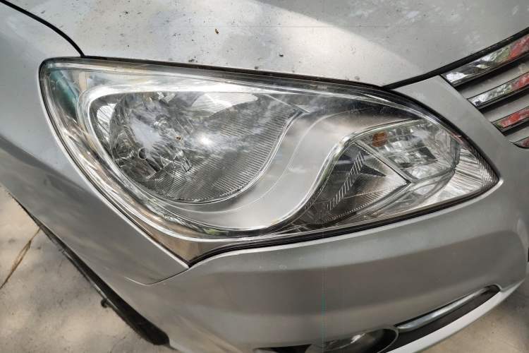 Used Hyundai Celesta 2011 1.6L Automatic Luxury Version Right Front Headlight