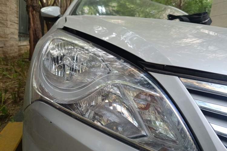 Used Hyundai Celesta 2011 1.6L Manual Comfort Edition Right Front Headlight